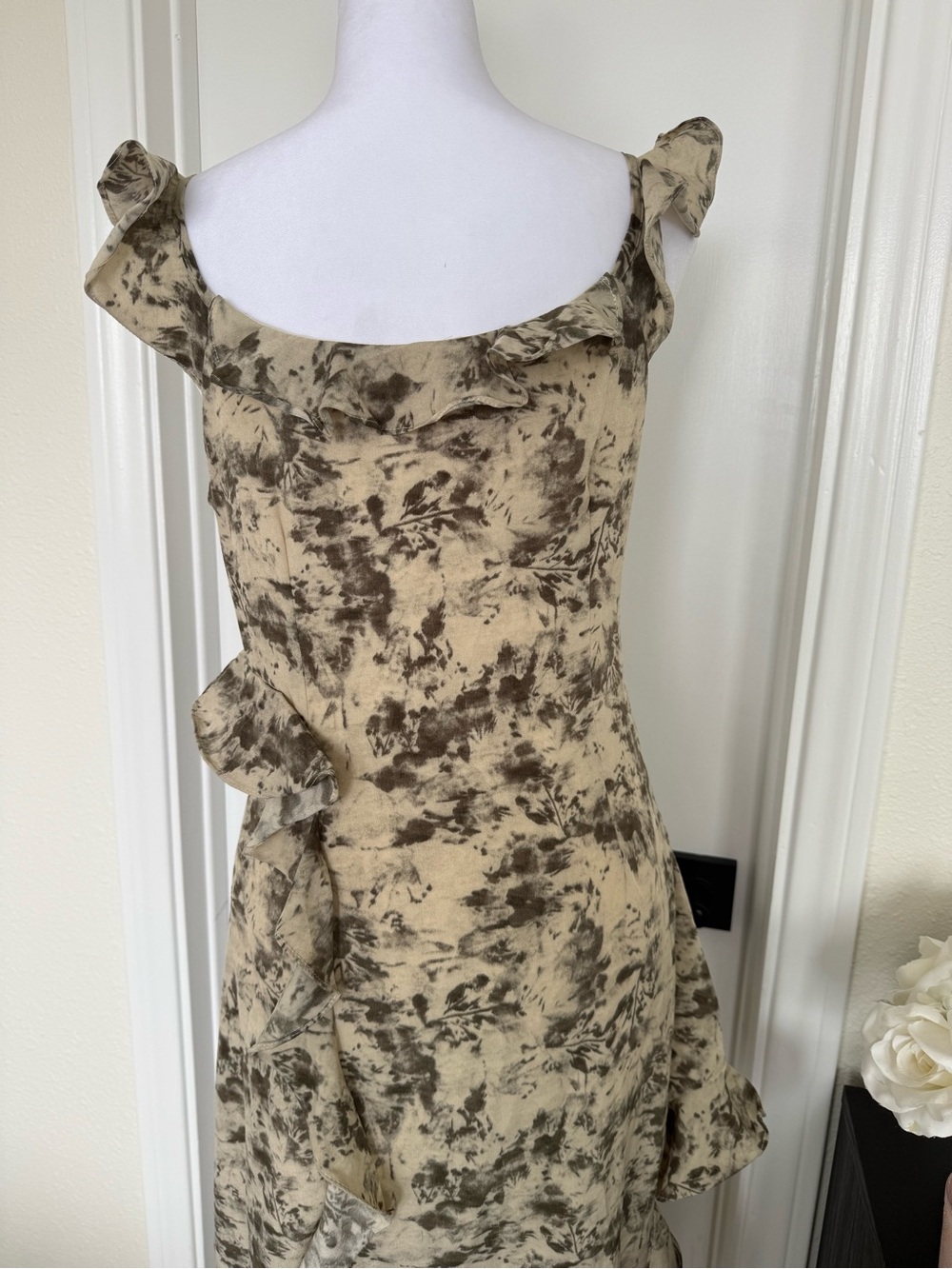 Neutral Abstract Ruffle Maxi Dress - Beige/Gray Sample - Picture 3 of 5